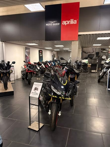 Showroom Motoplex Cergy 95 2