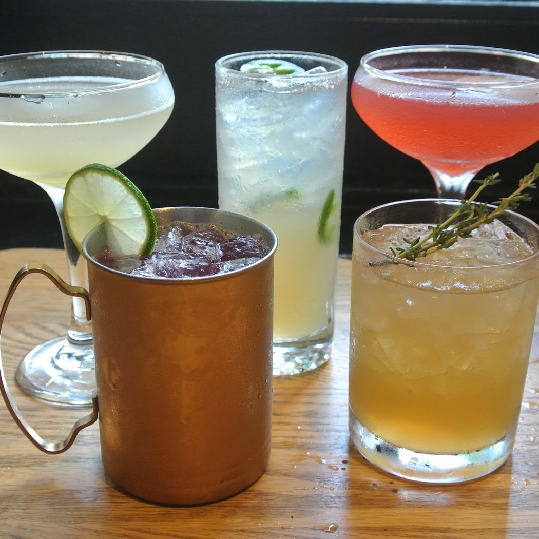 Dalton's Bar & Grill 1