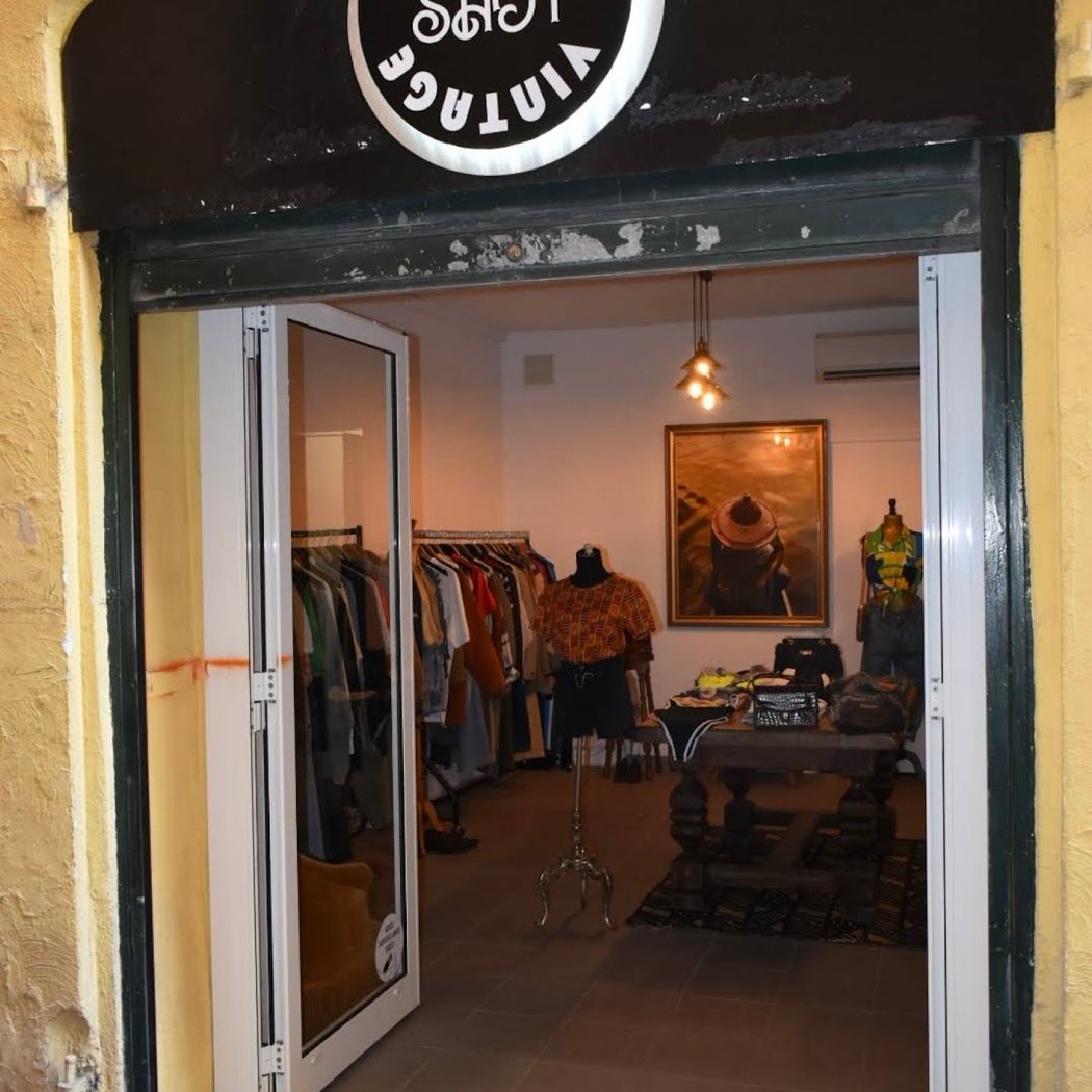 Central vintage shop 2