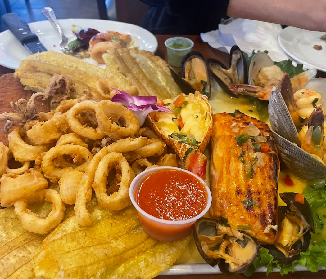 Leo’s Restaurant & Sports Bar 1