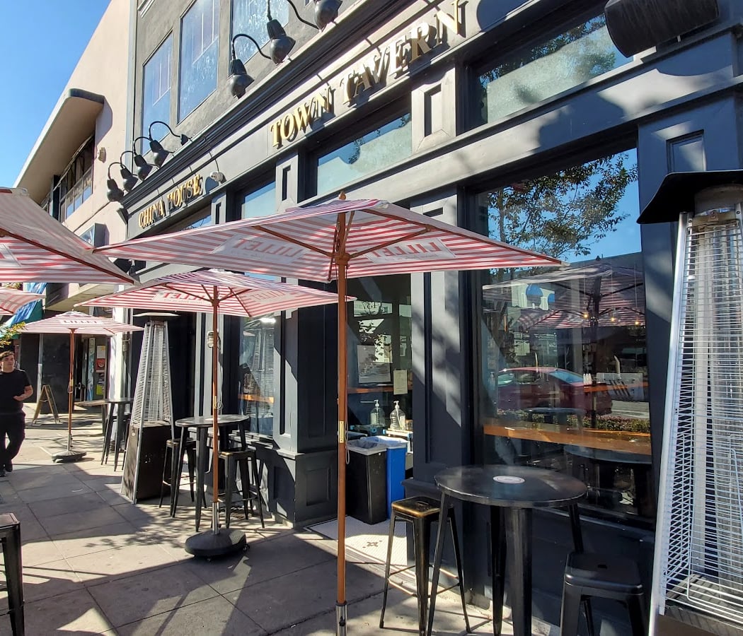 Town Tavern 3