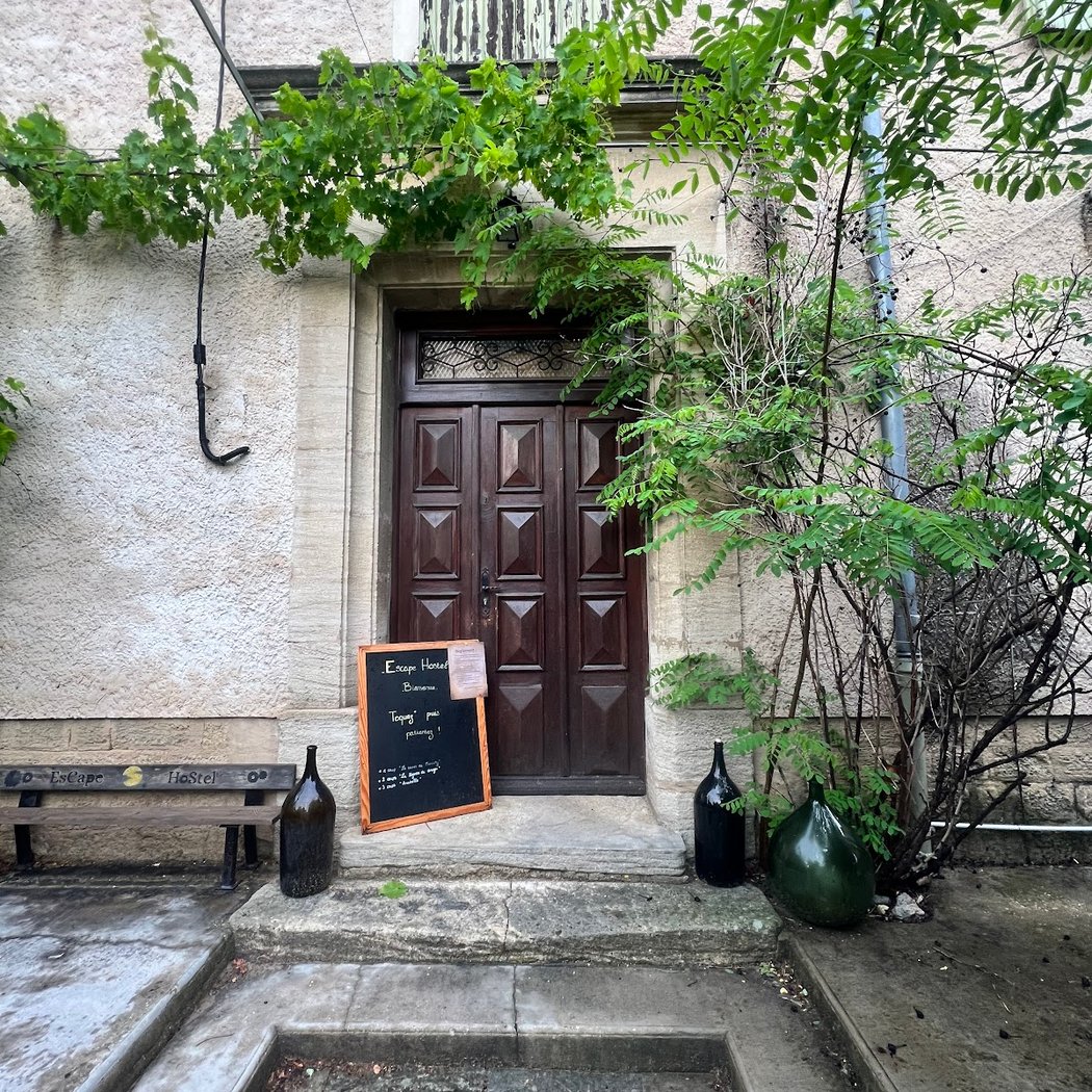 Escape hostel 2