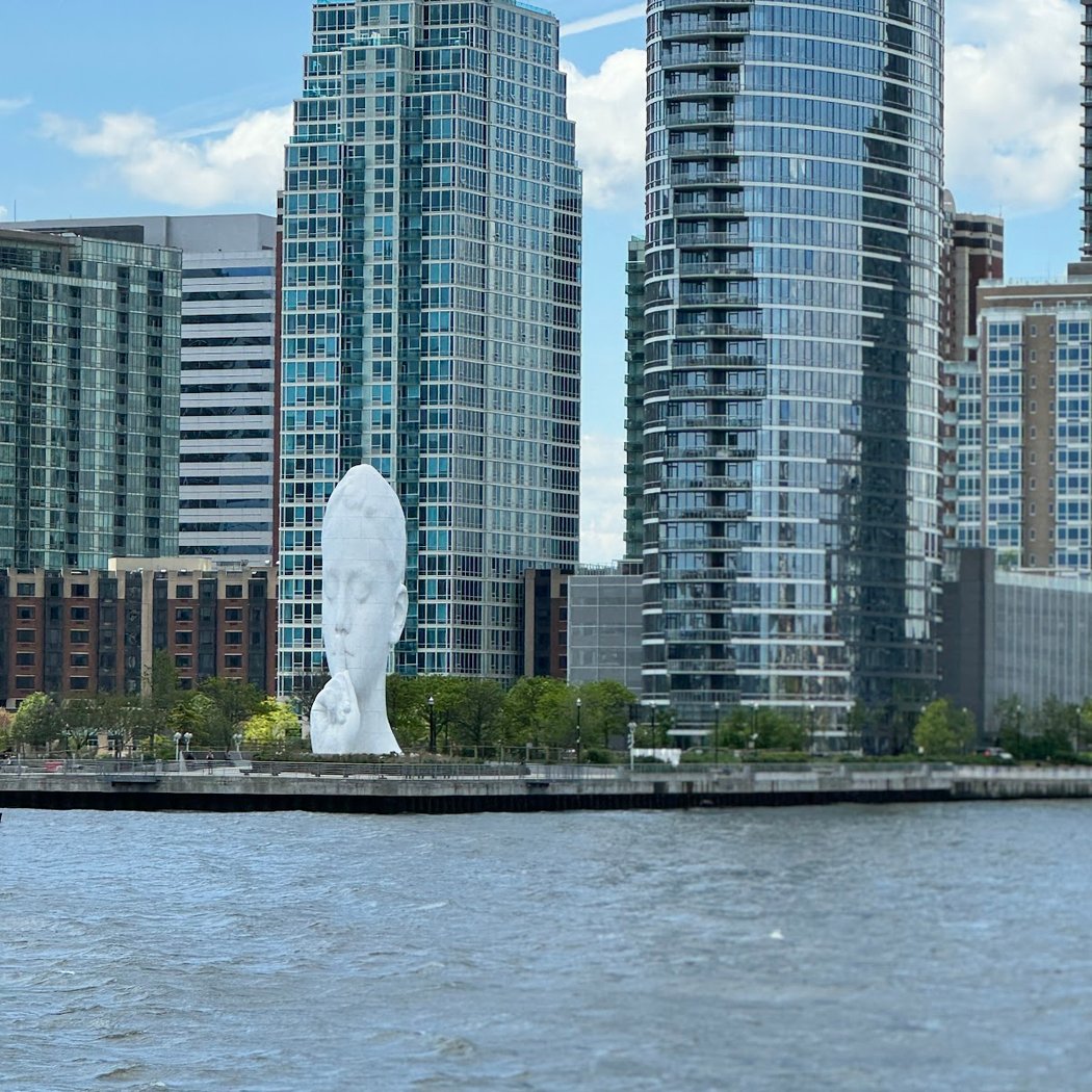 Water's Soul by Jaume Plensa 3