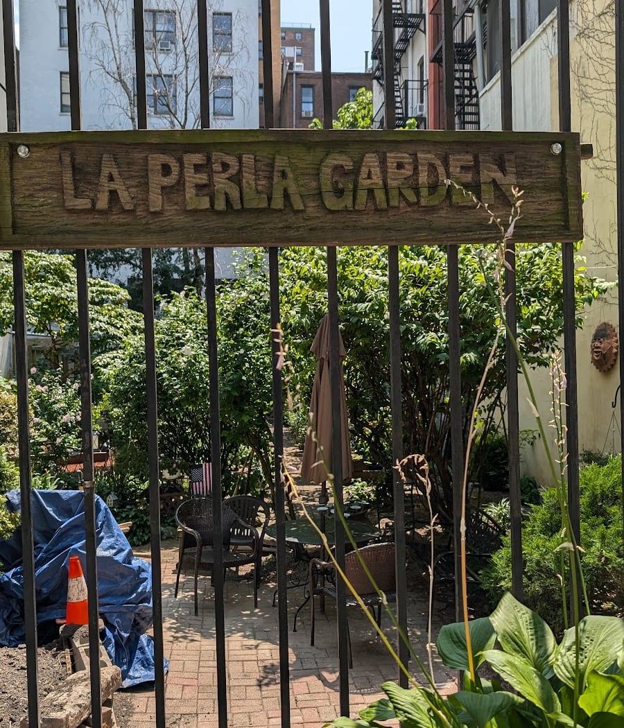 La Perla Garden 2