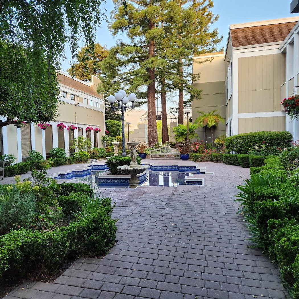 Corte Madera Plaza 3