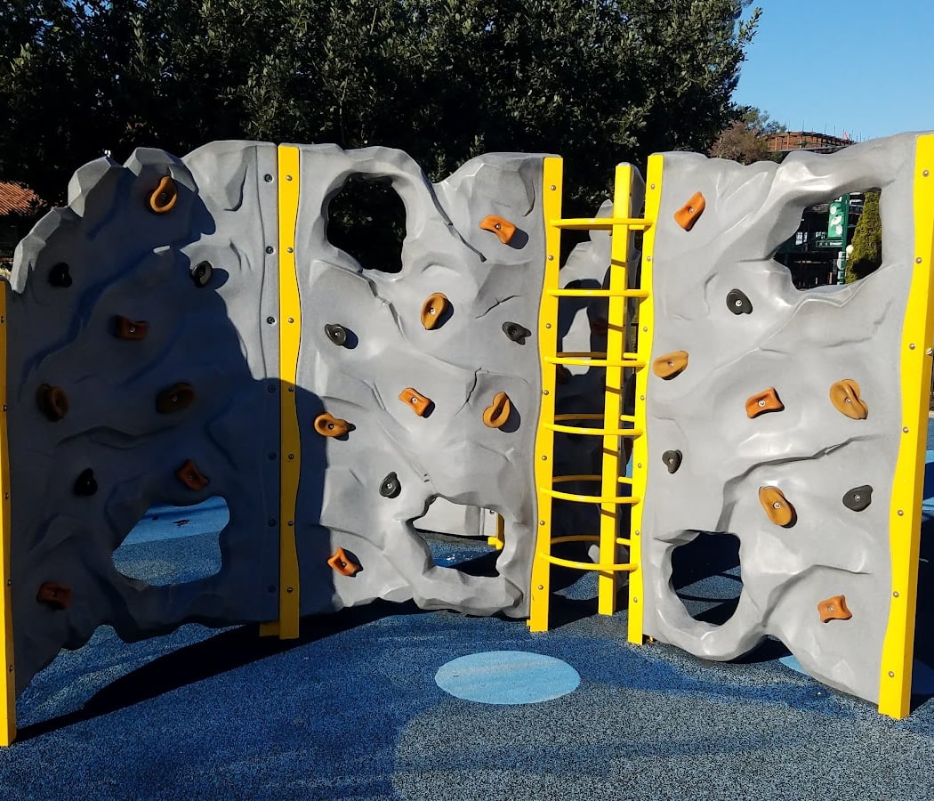 Children's Park at Giuliani Plaza 1