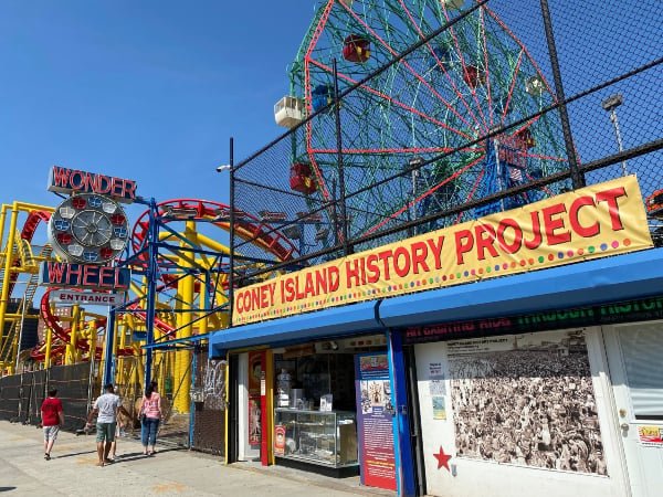 Deno's Wonder Wheel Amusement Park 2