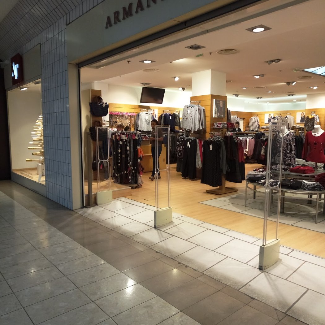 ARMAND THIERY FEMME 2
