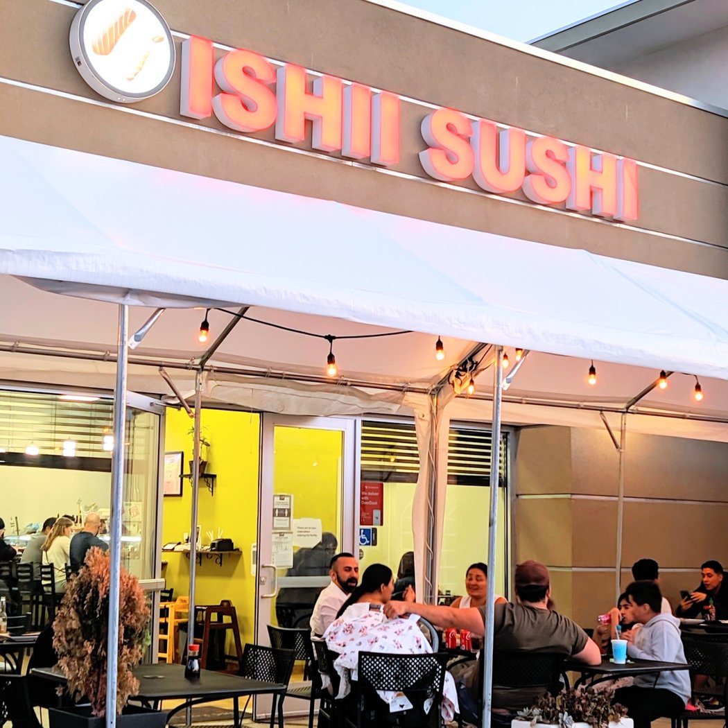 Oishii Sushi Bar & Grill 2
