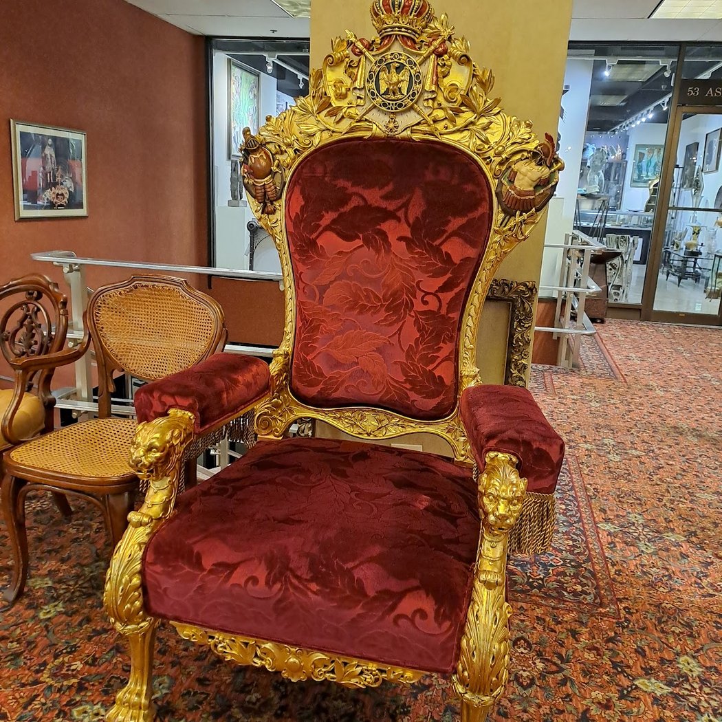 Manhattan Art & Antiques Center 1