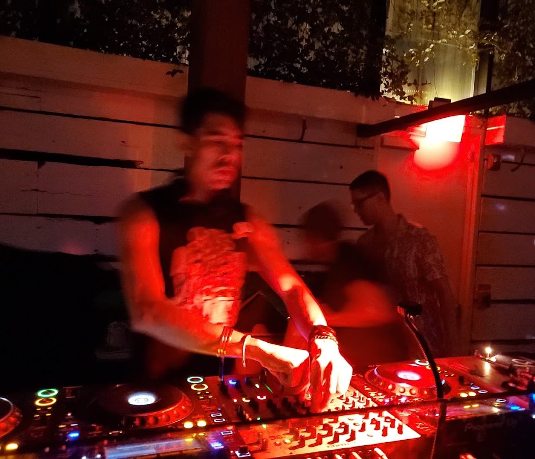 Omar  presents Sufi Sessions 3