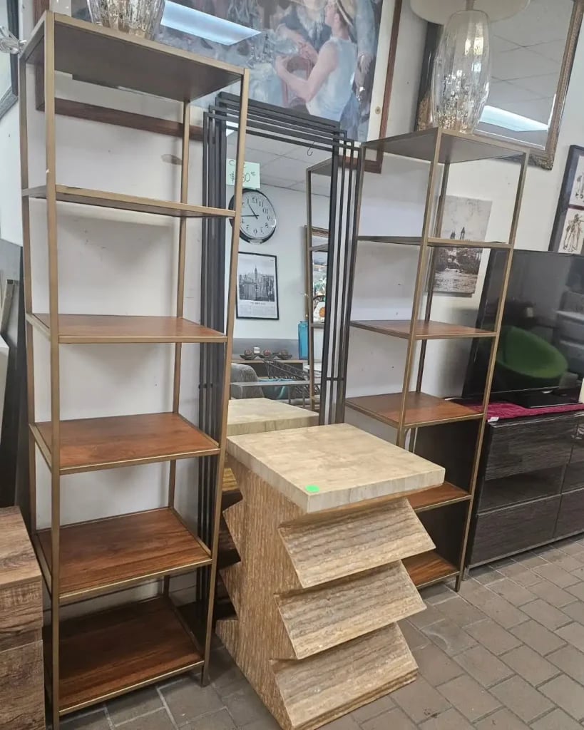 El Barrio Thrift Store 2