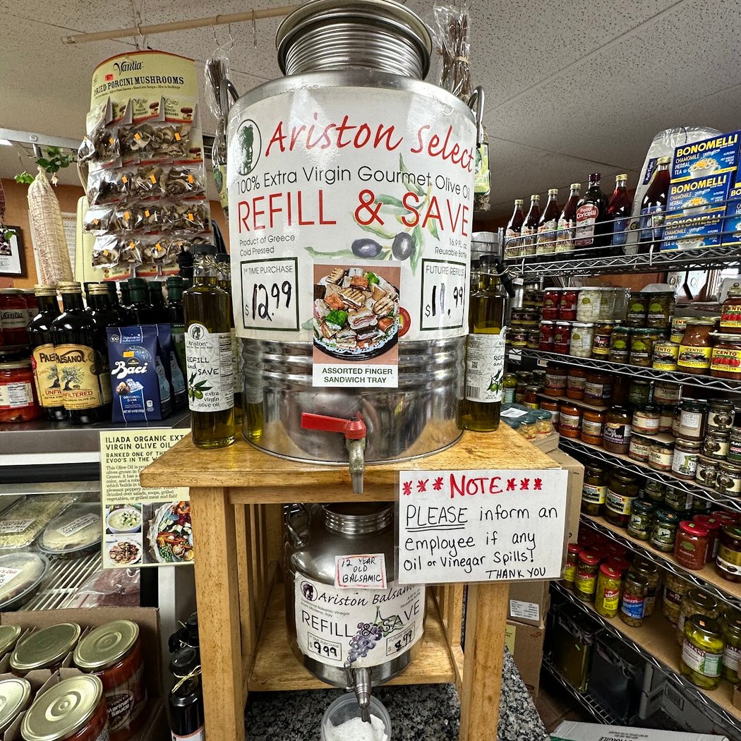 Vinny's Deli & Pasta 3