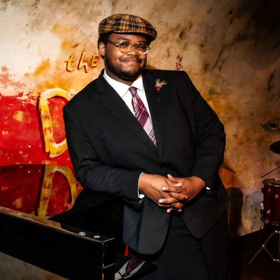 William Hill III Trio 1
