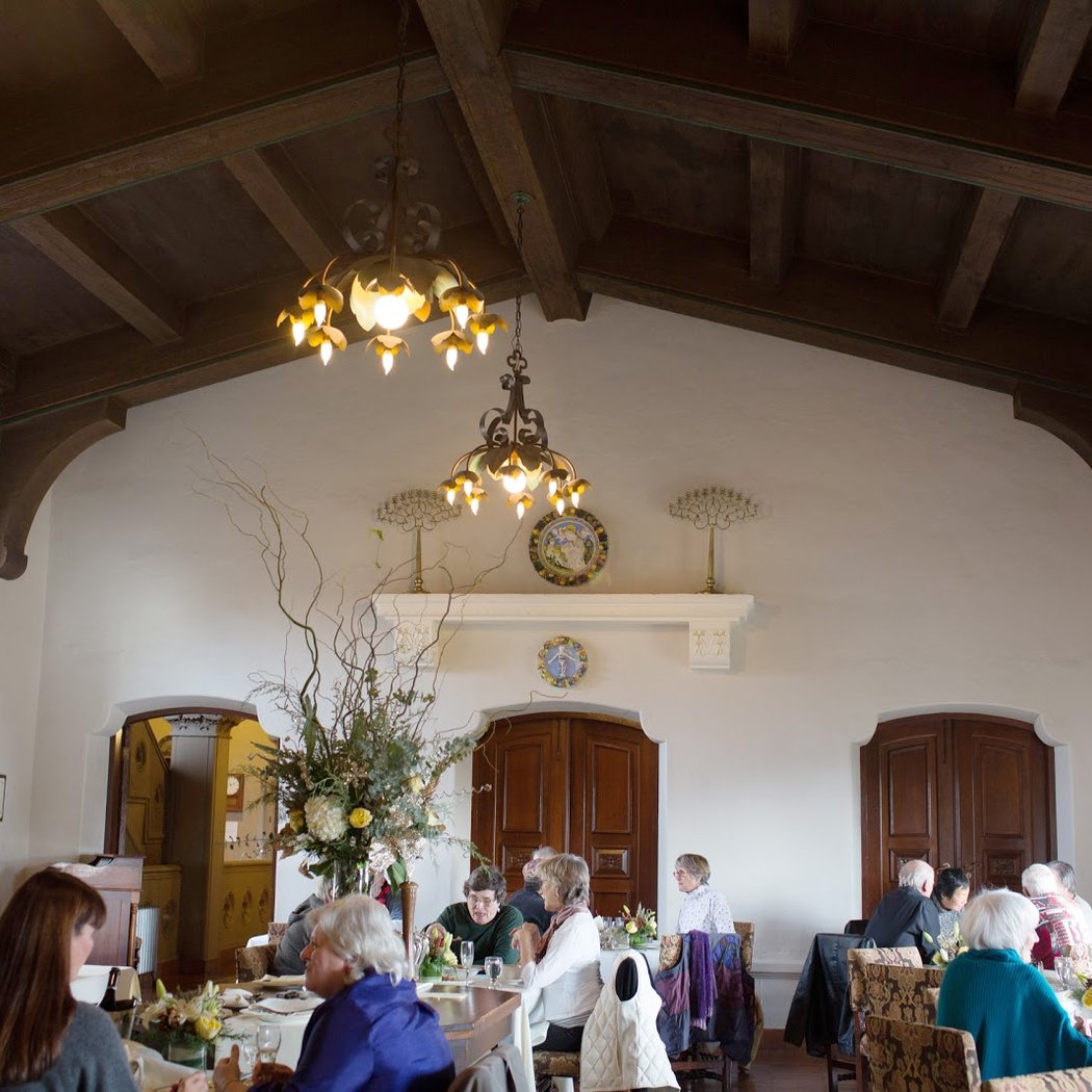 Julia's Restaurant 2