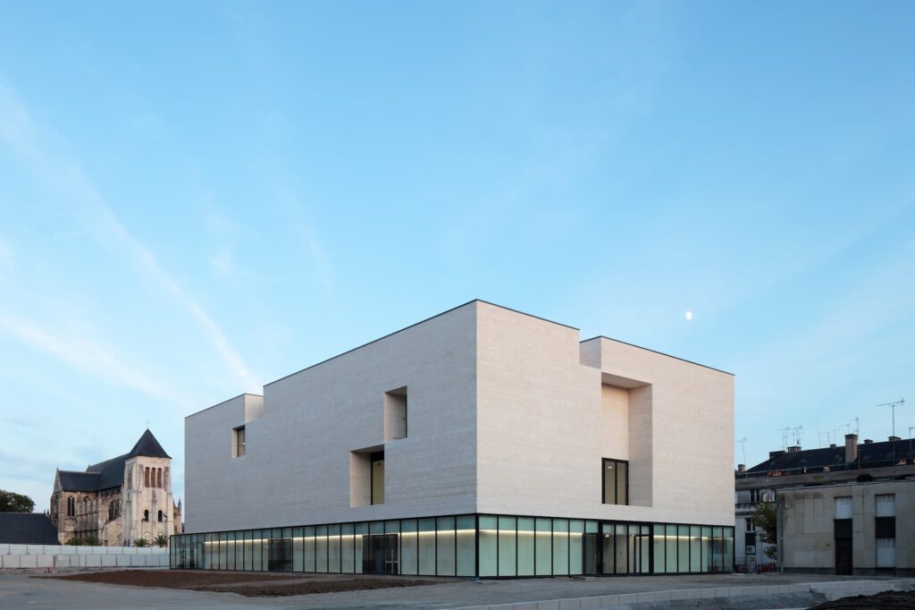 Centre de Création Contemporaine Olivier Debré (CCC OD) 3