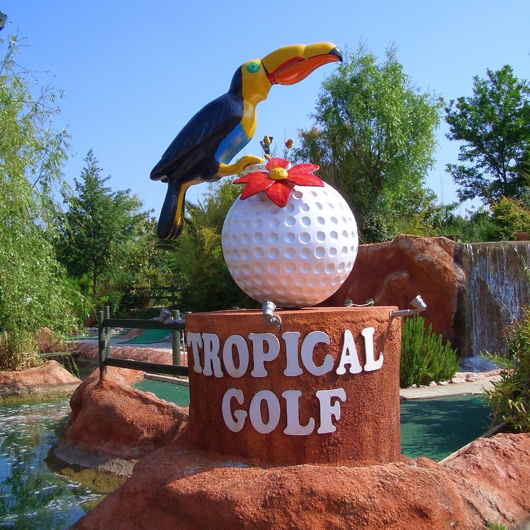 Tropical Golf La Platja de Sant Cebrià 1