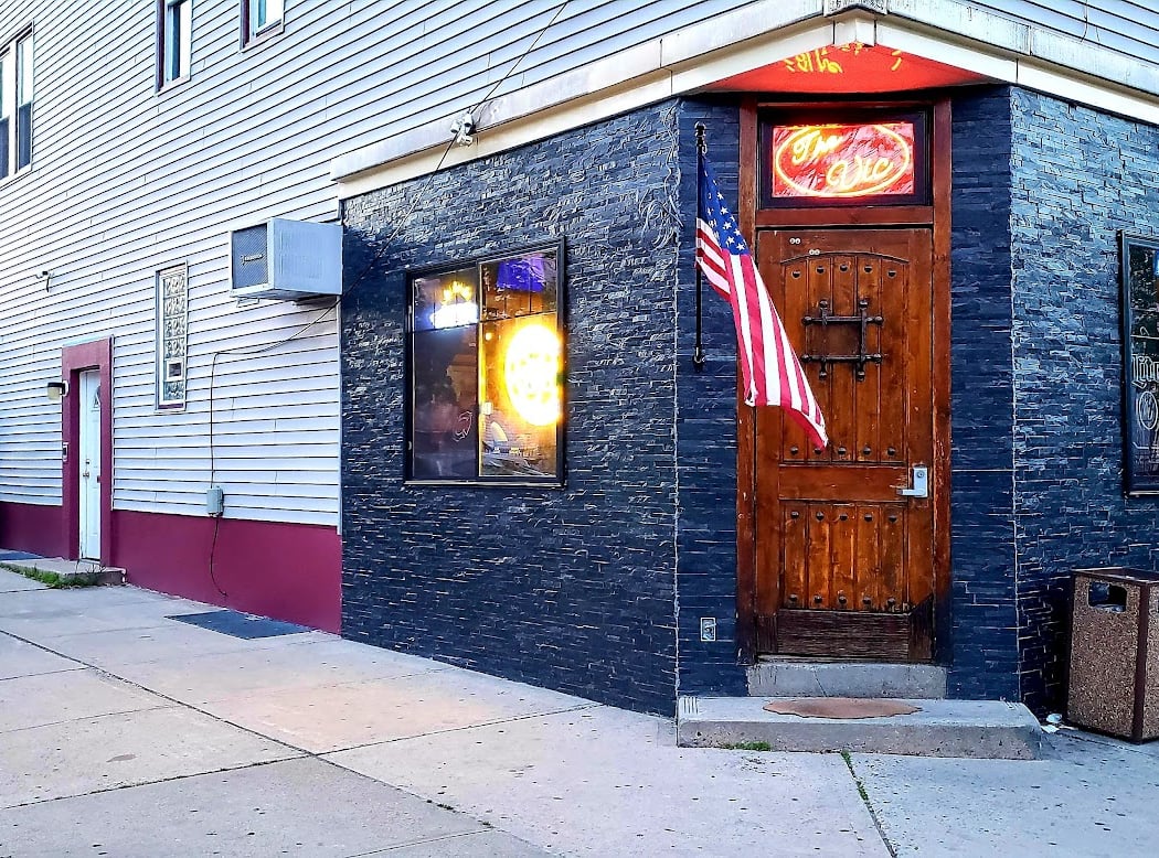 The Vic Tavern 2