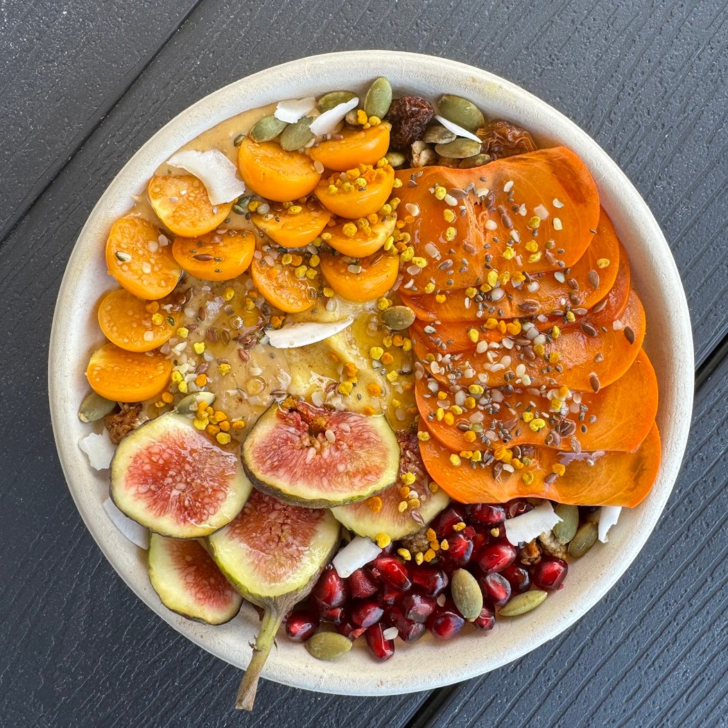 Blossoms Sweet Kitchen Organic Smoothies. Bowls. Bakes. 1