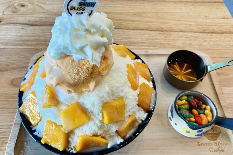 Snow Bliss Cafe 1