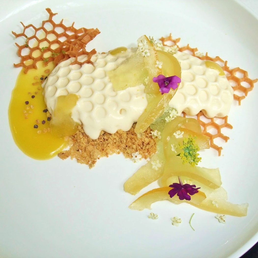 L'Abeille 1