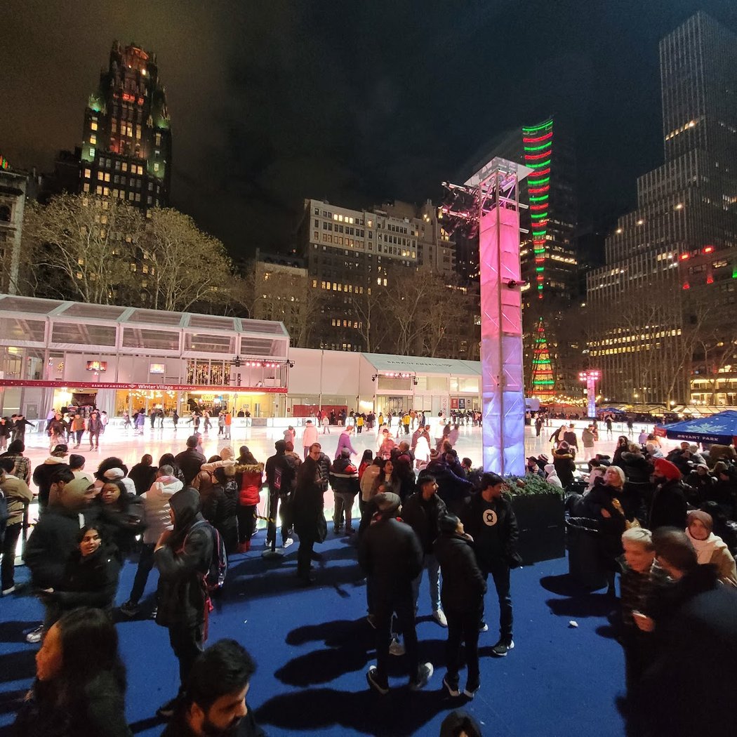 2023 Tree Lighting 3