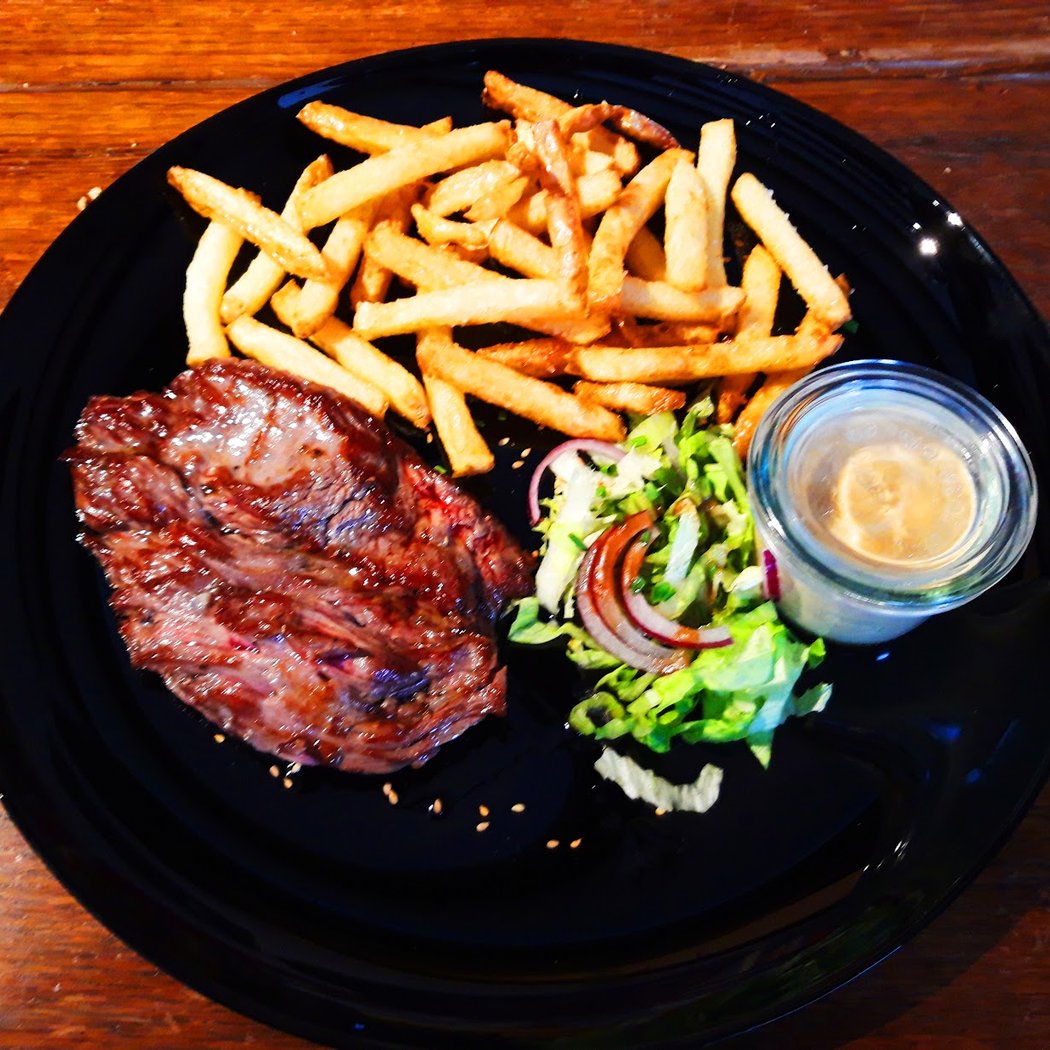 Le Petit Blaison - Restaurant, Café, Epicerie Fine - Blaison St Sulpice 3