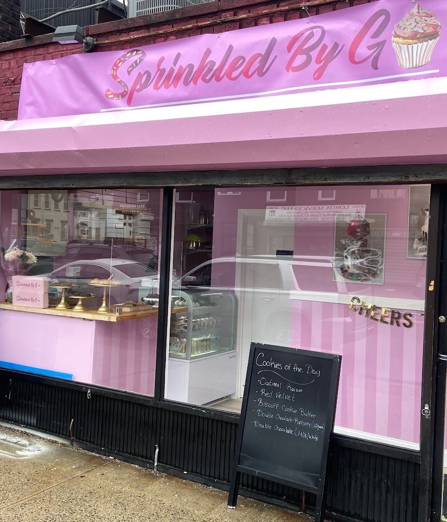 SprinkledByG | NYC Custom Cakes 2