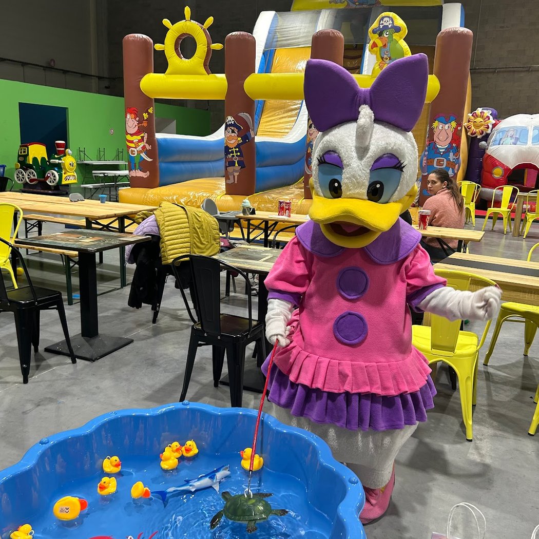 Parc de jeux indoor et de loisirs Children Paradise : jeux gonflables, toboggans, anniversaire... 66 & 11 4