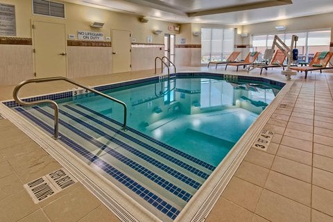 Courtyard by Marriott Westbury Long Island 2