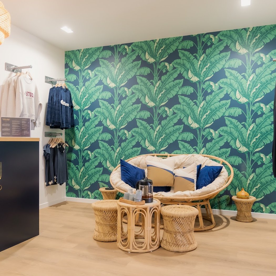 Yuj Yoga Studio Shop - Trocadero 2