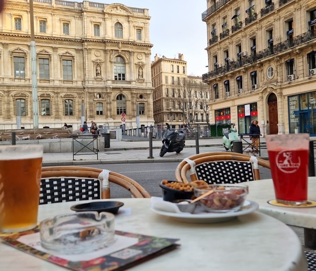 Grand Bar Pierre 3
