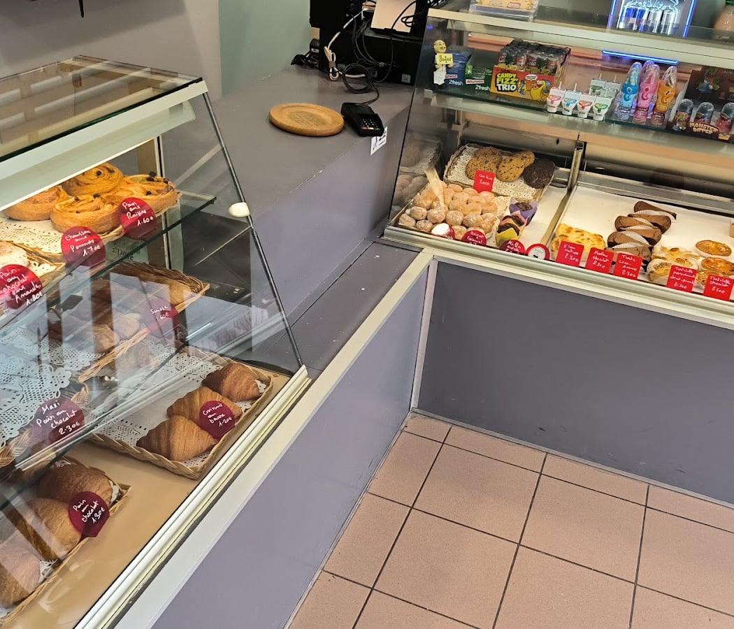 Bonjour (Boulangerie/point Chaud) 3