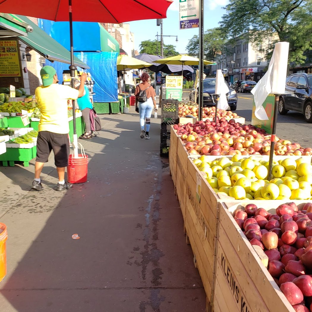 United Brothers Fruit Markets 4