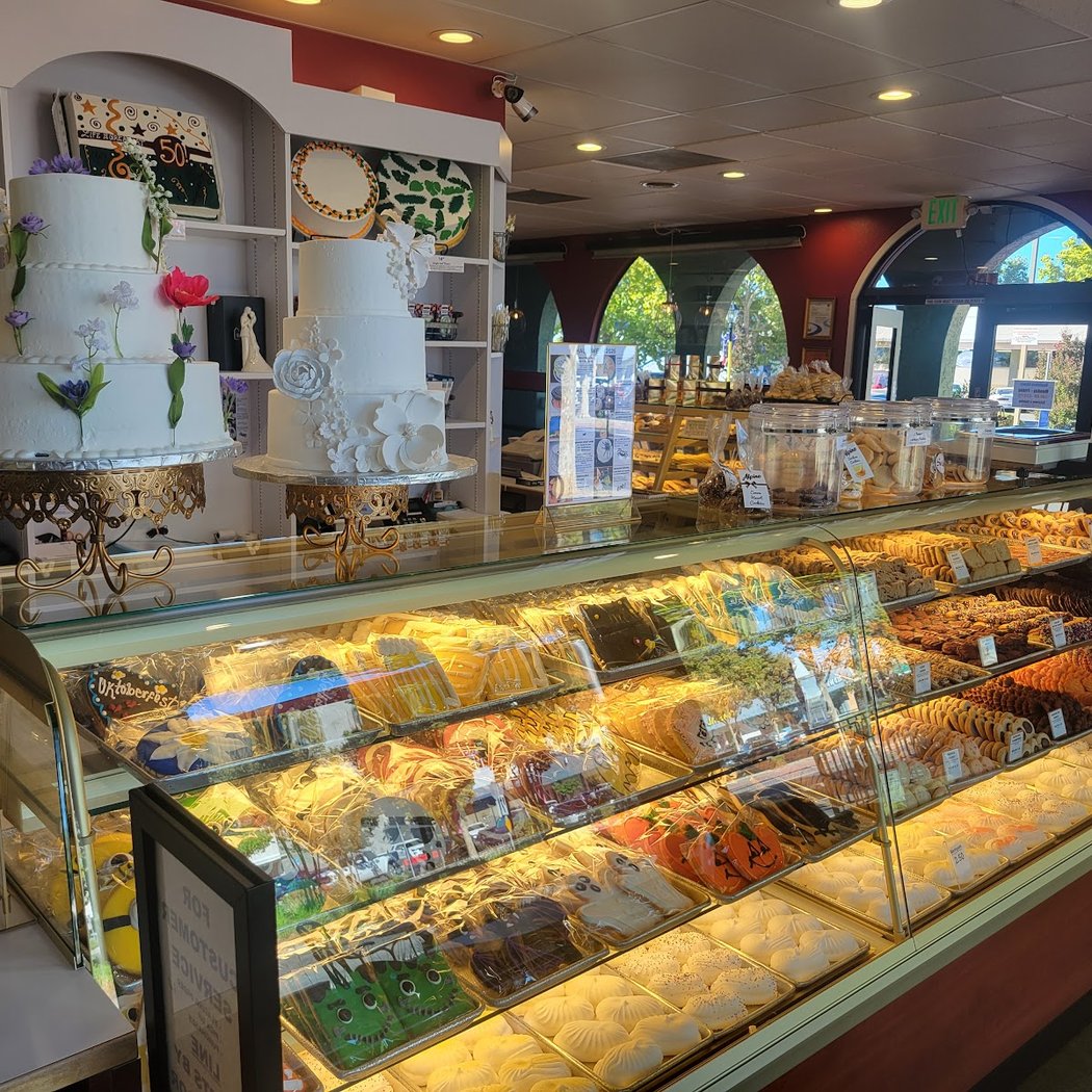 Alpine Pastry & Cakes 3