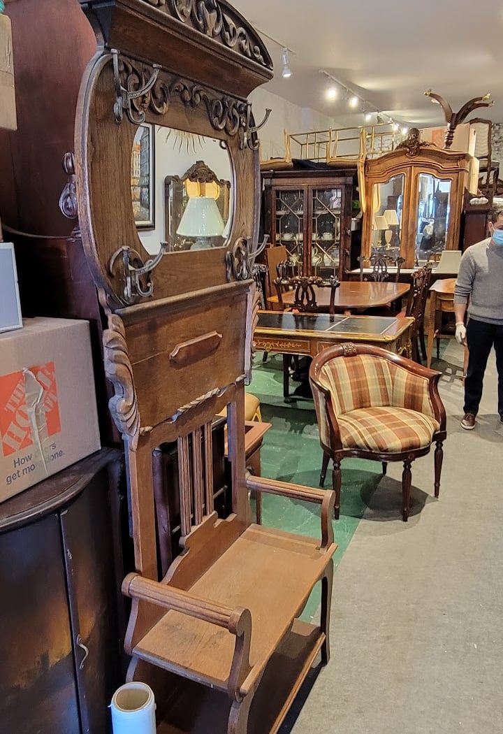 Alexander Antique Shop 1