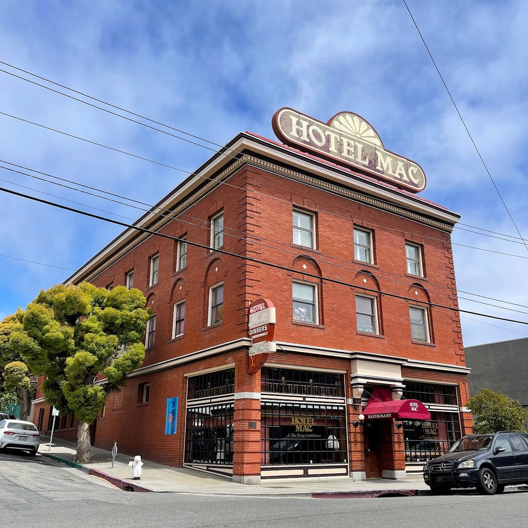 The Hotel Mac & Suites 1