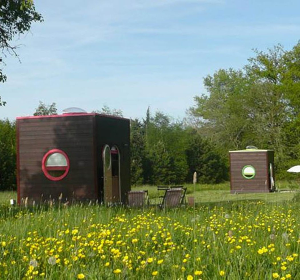 Domaine De La Grangée - Séjour en hébergement insolite -Roulotte, Carré d'étoiles et Cabanes 3