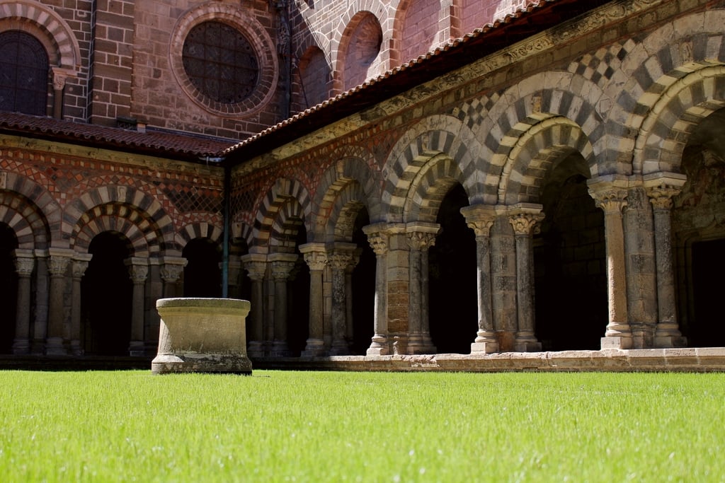 Cloître de la Cathédrale du Puy-en-Velay 1