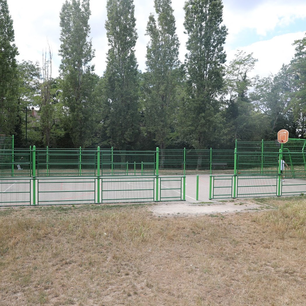 Square Bouvet 2