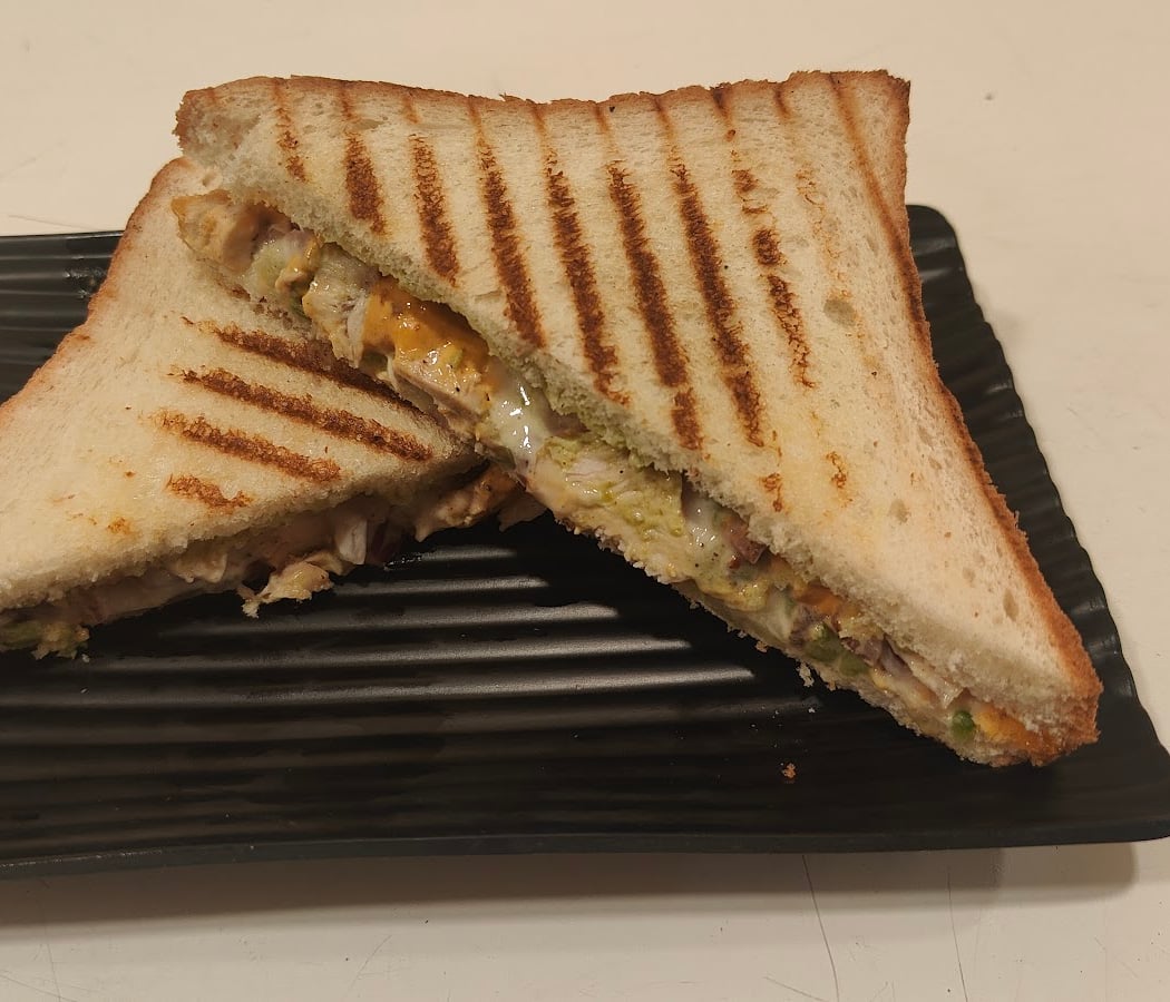 Dee Pizza Cafe 3