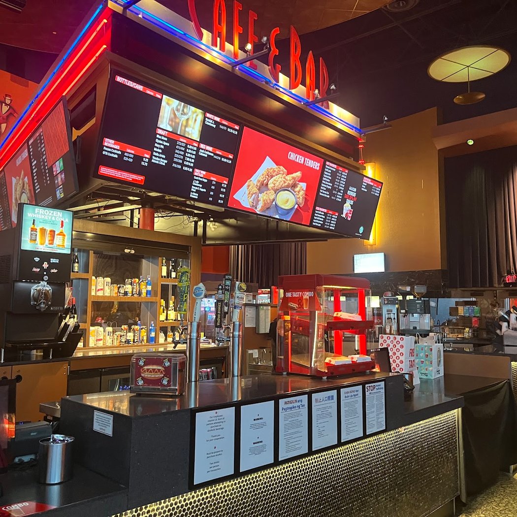 Cinemark Century Oakridge 20 XD and ScreenX 2