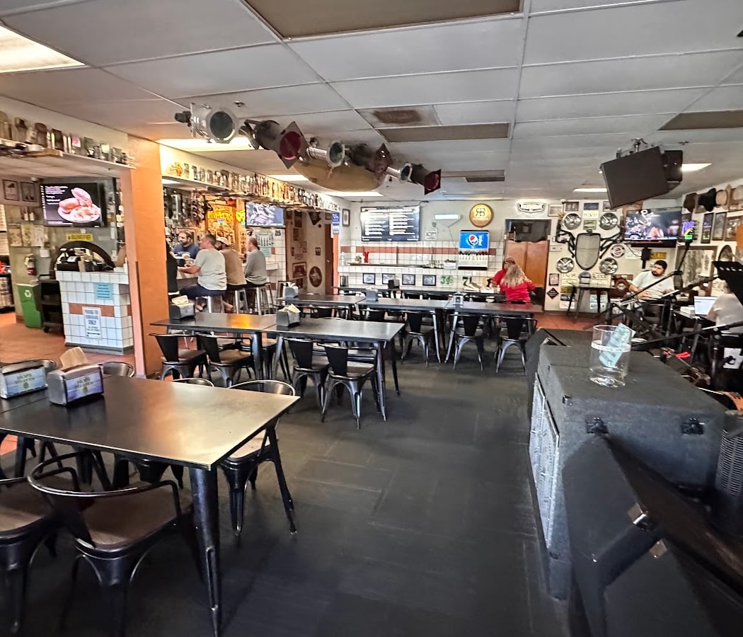 Mission Pizza & Pub 3