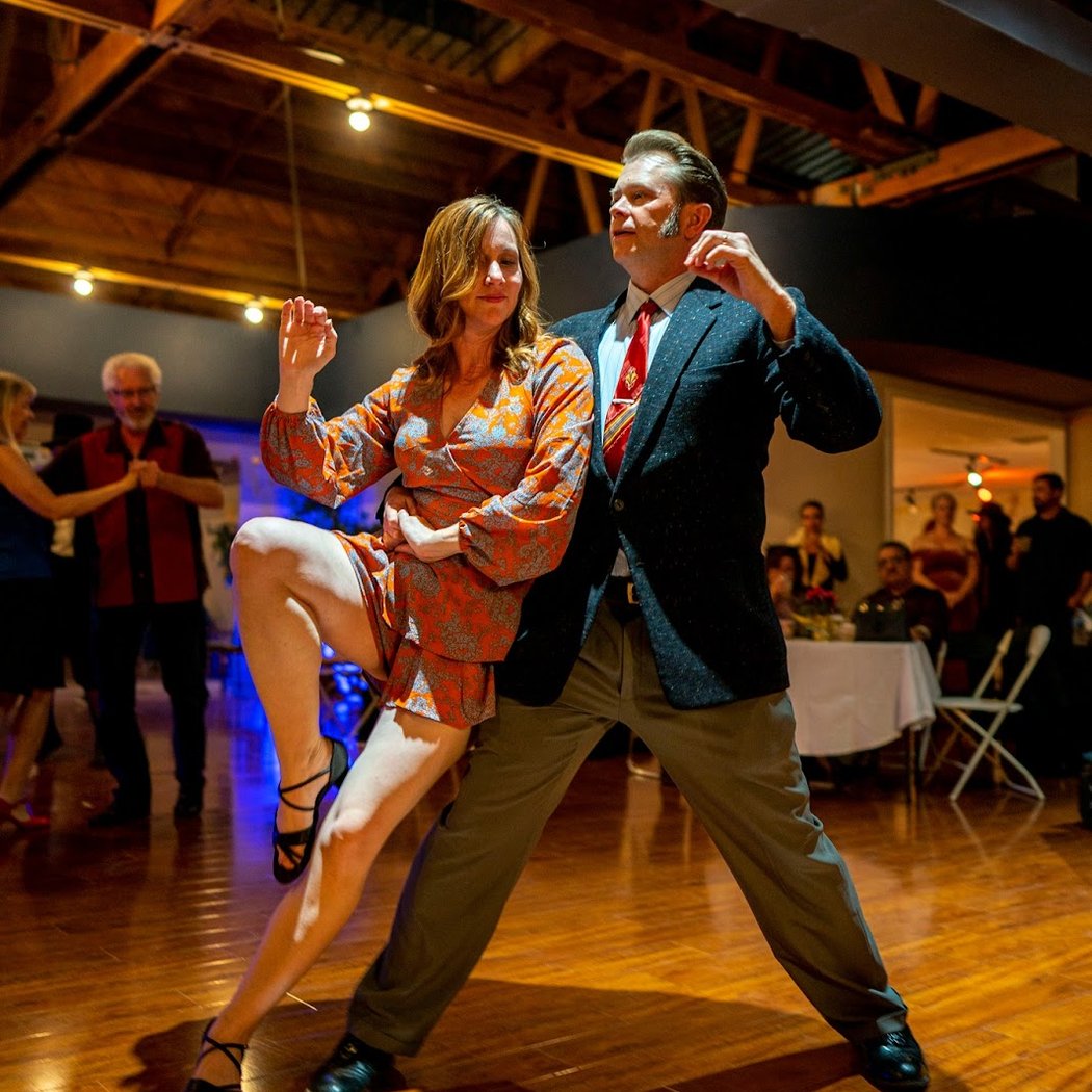 SALSA + BACHATA SOCIAL 1