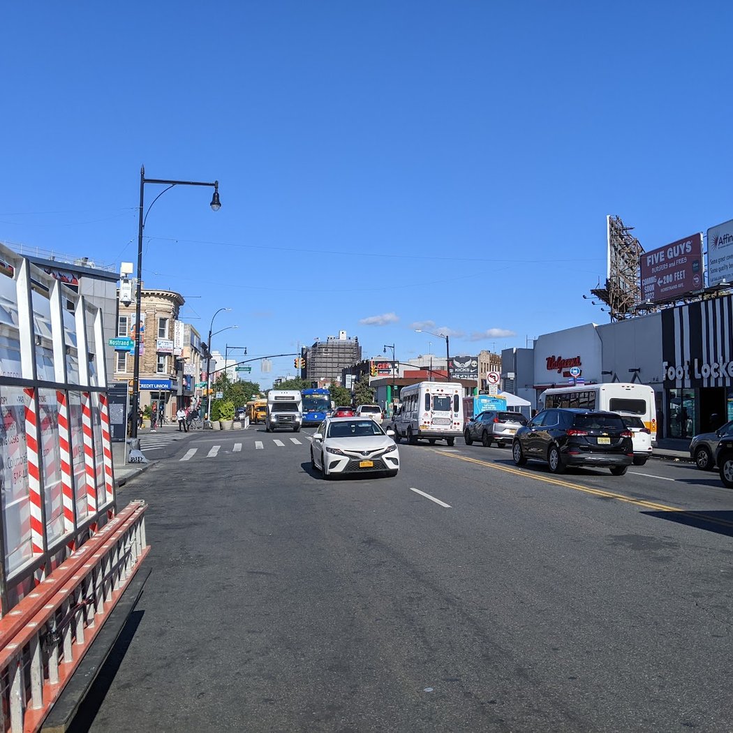 Flatbush Av-Brooklyn College 3