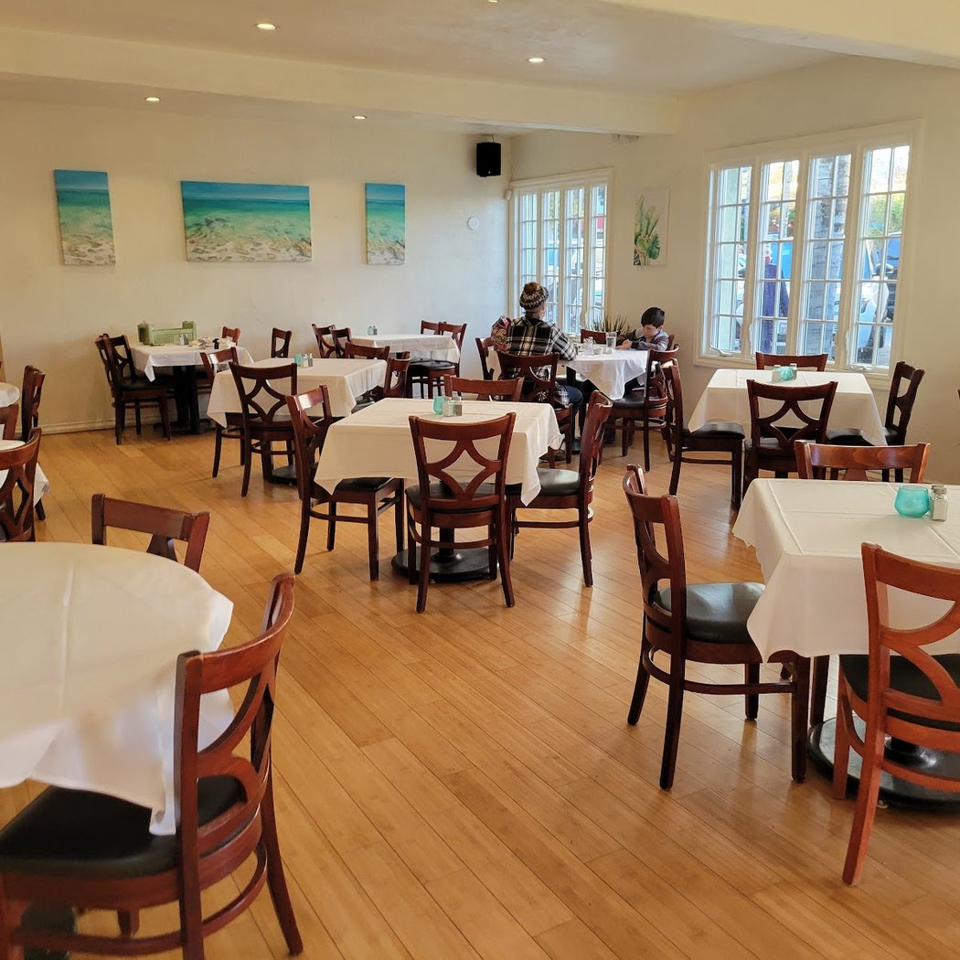Paradise Beach Grille 3