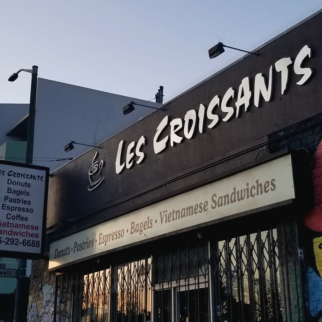 Les Croissants Cafe 3