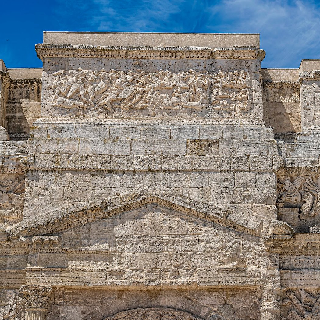Triumphal arch 4