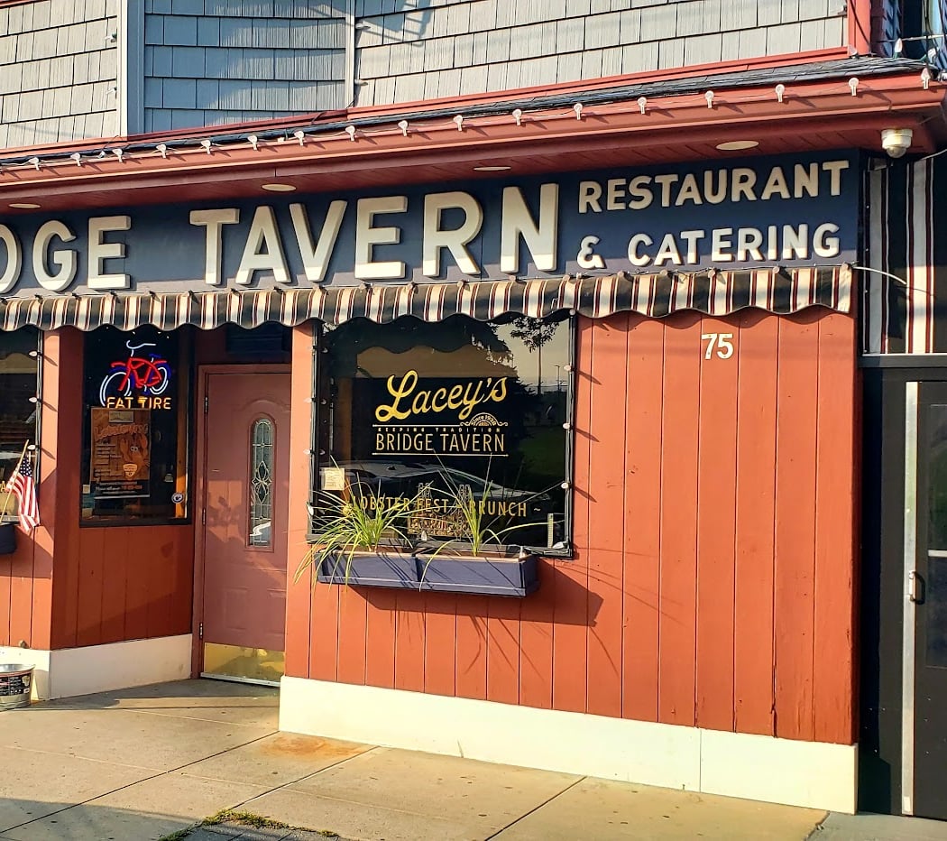 Lacey's Bridge Tavern 2