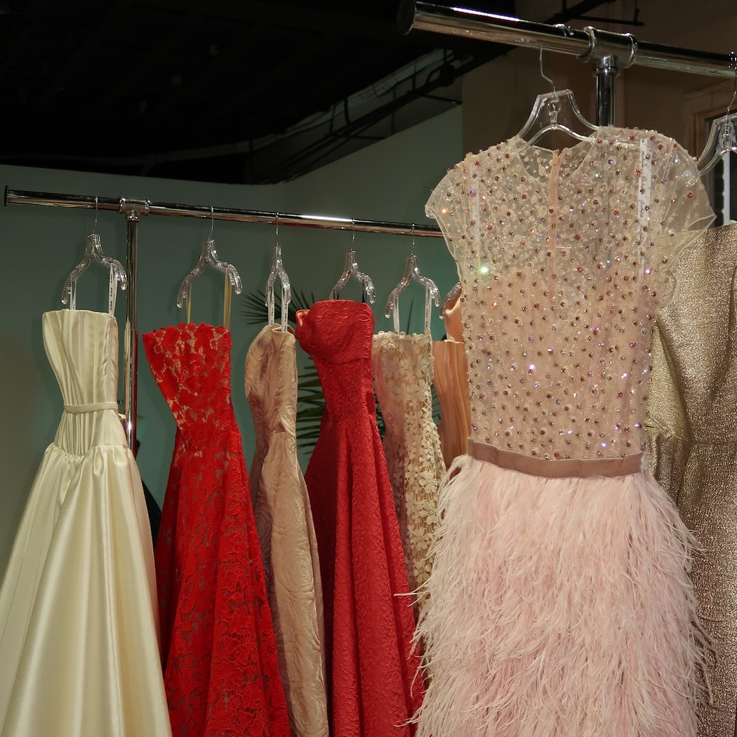 BUY GOWN 1